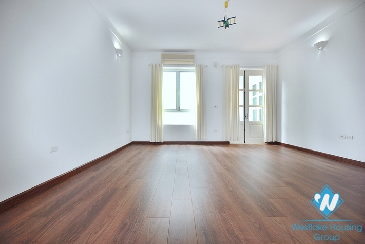 Four bedrooms house with in-door pool for rent in Tay Ho ward, Ha Noi